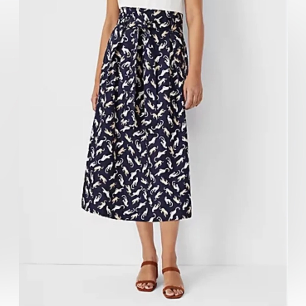 EUC Ann Taylor Big Cat Navy and White Print Midi Skirt Size 10